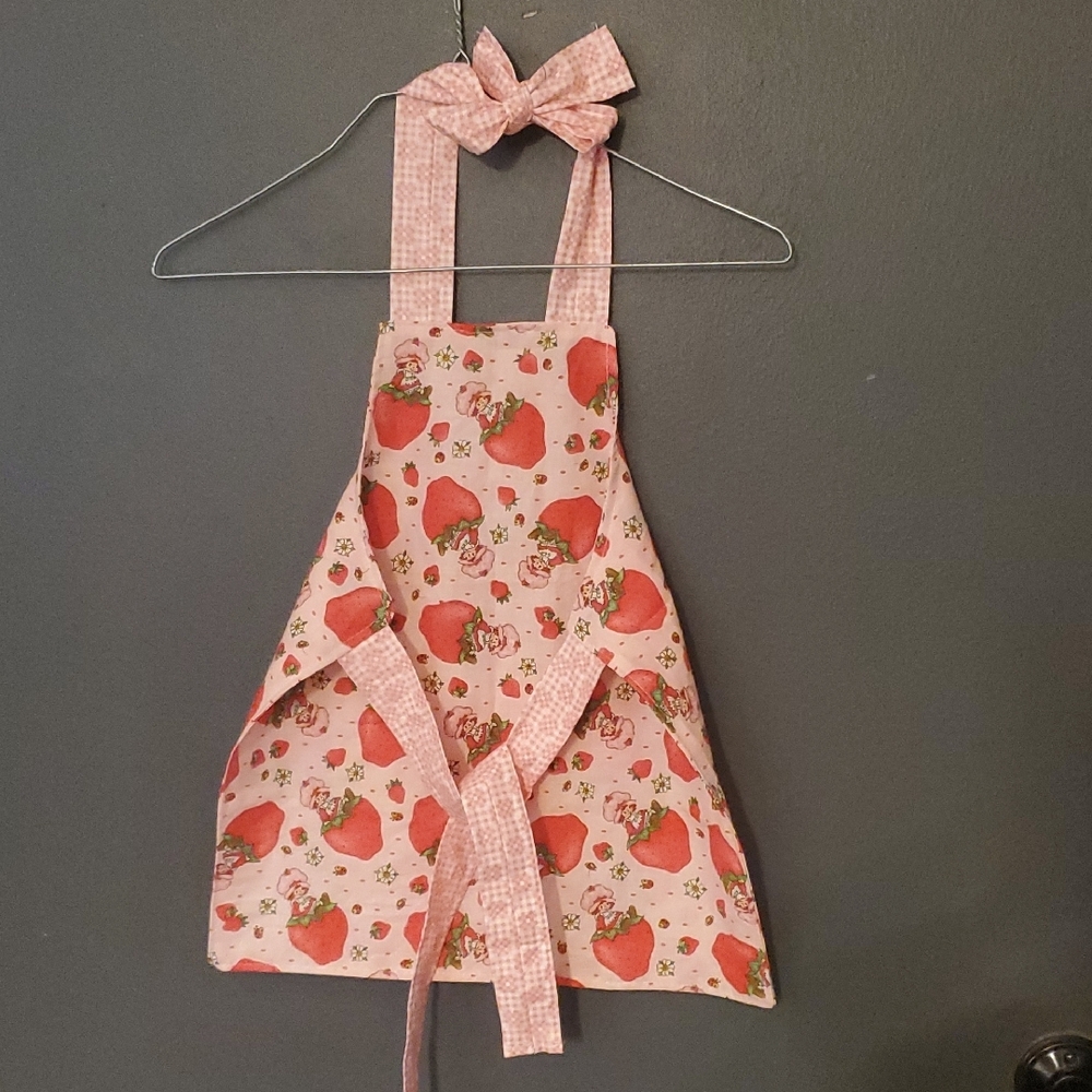 Strawberry Short Cake Print Kids Apron - Picture 2 of 2